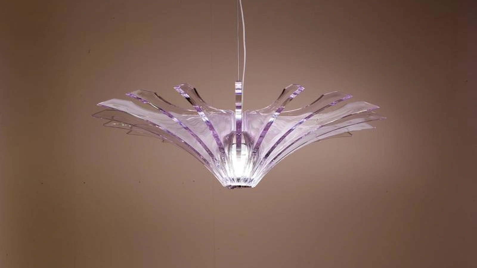 Lampada a sospensione Libellula in vetro colore Violetto di Stones