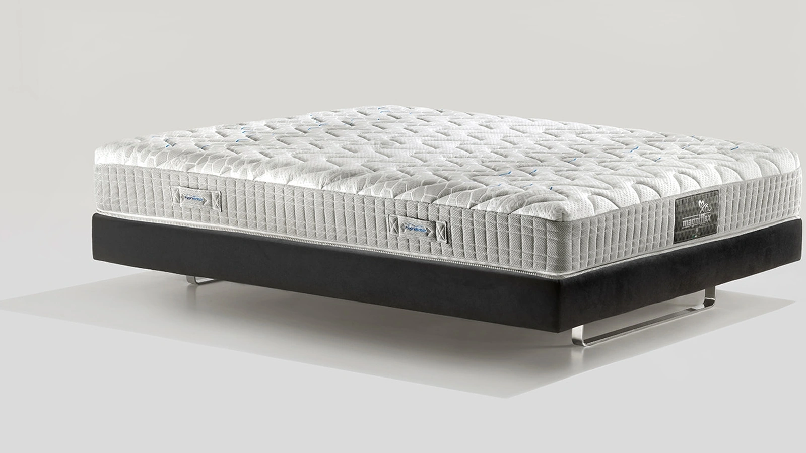 Materasso MagniStretch 9 in memory, eliosoft, elioform e fibra super soft di Magniflex