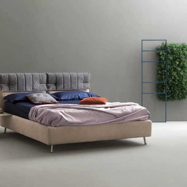 Letto imbottito con testiera reversibile Clip di Bside