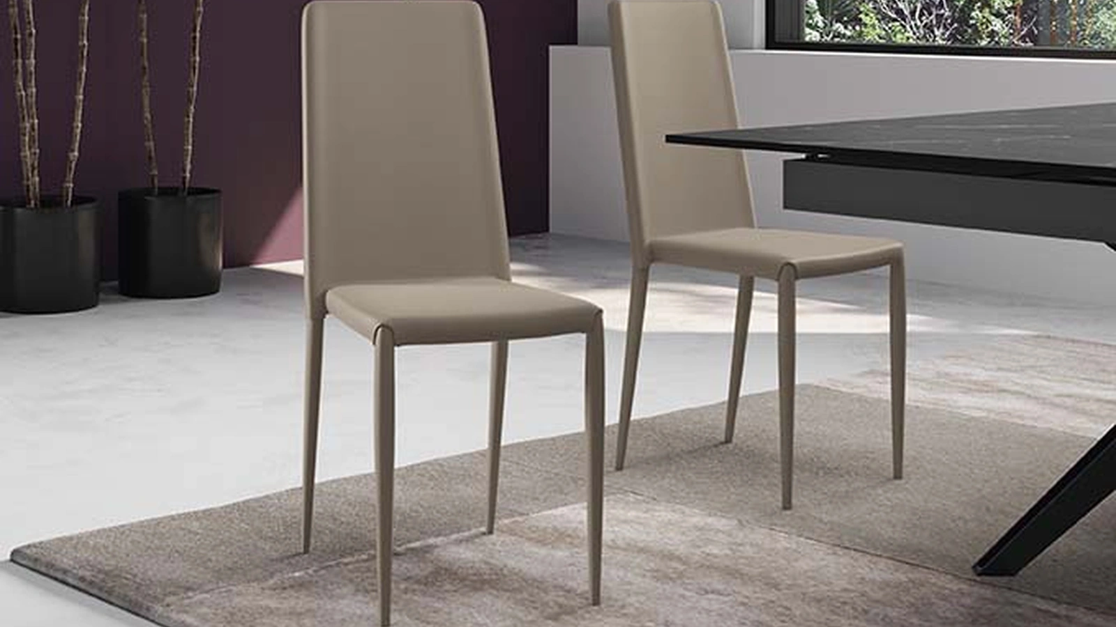Sedia impilabile in ecopelle Cleo di Stones
