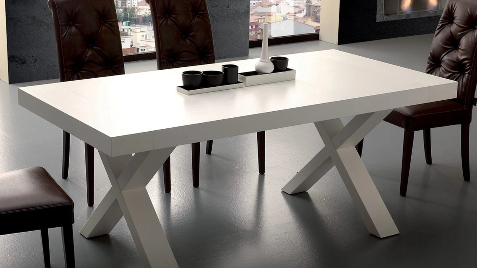 Tavolo allungabile Galileo in nobilitato bianco poro aperto con gambe in MDF rivestite in tinta di La Seggiola