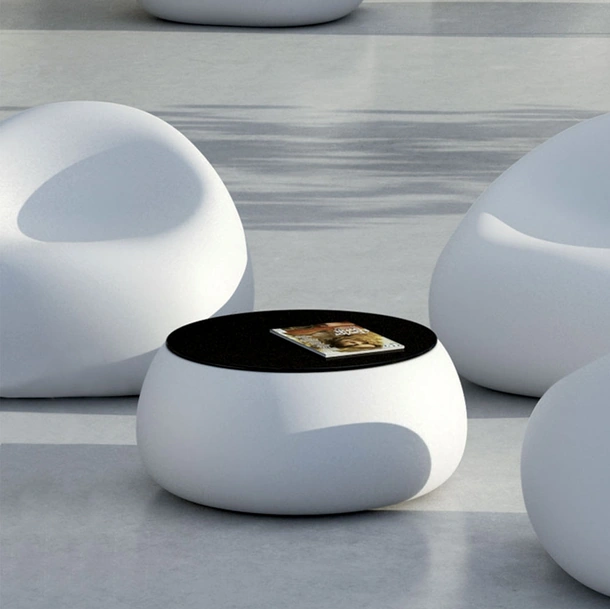 Tavolino Stone-T in polipropilene bianco con top nero di La Seggiola